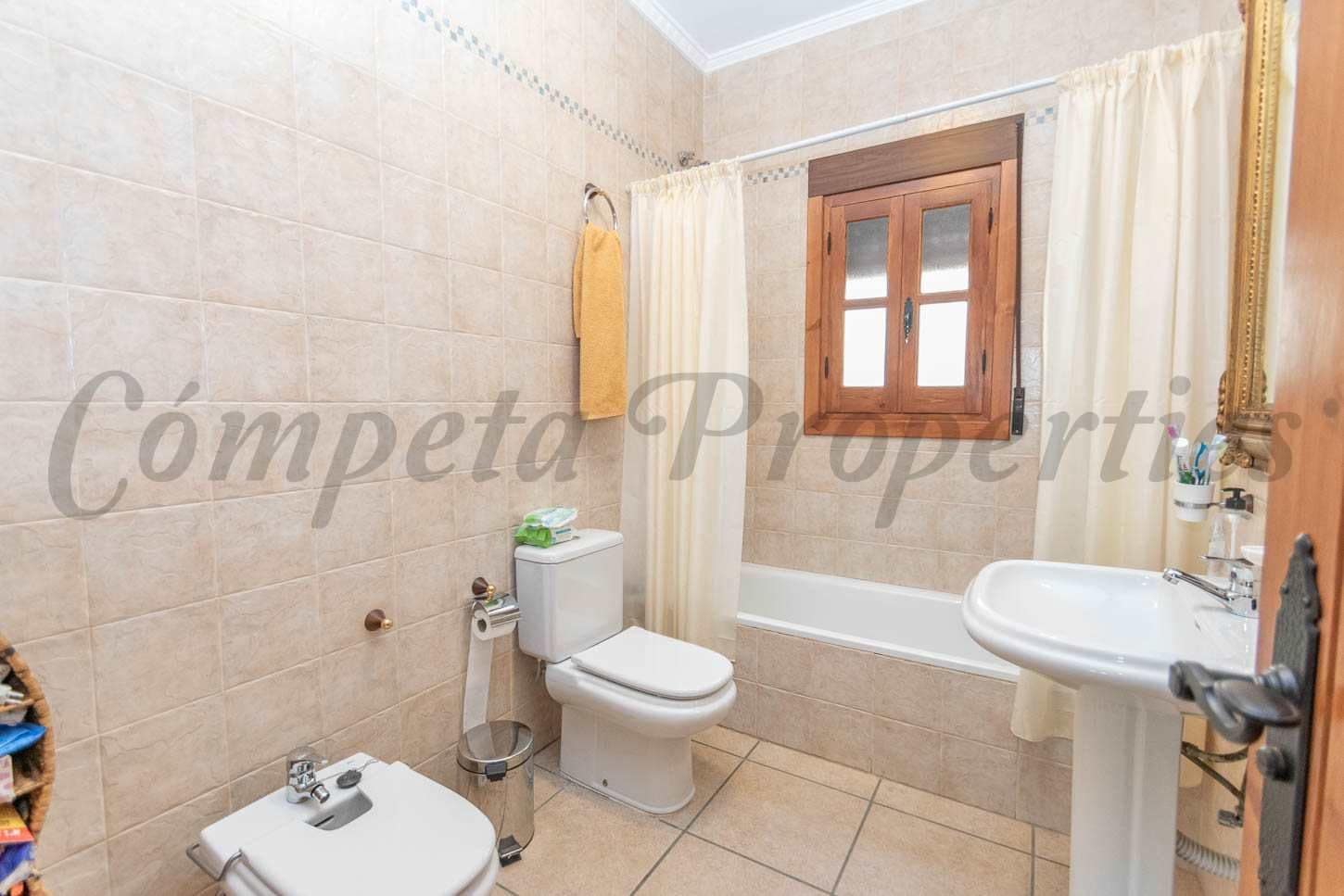 Finca/Maison de Campagne de 3 chambres de location de vacances à Torrox avec piscine garage - 1 600 € (Ref: 10076034)