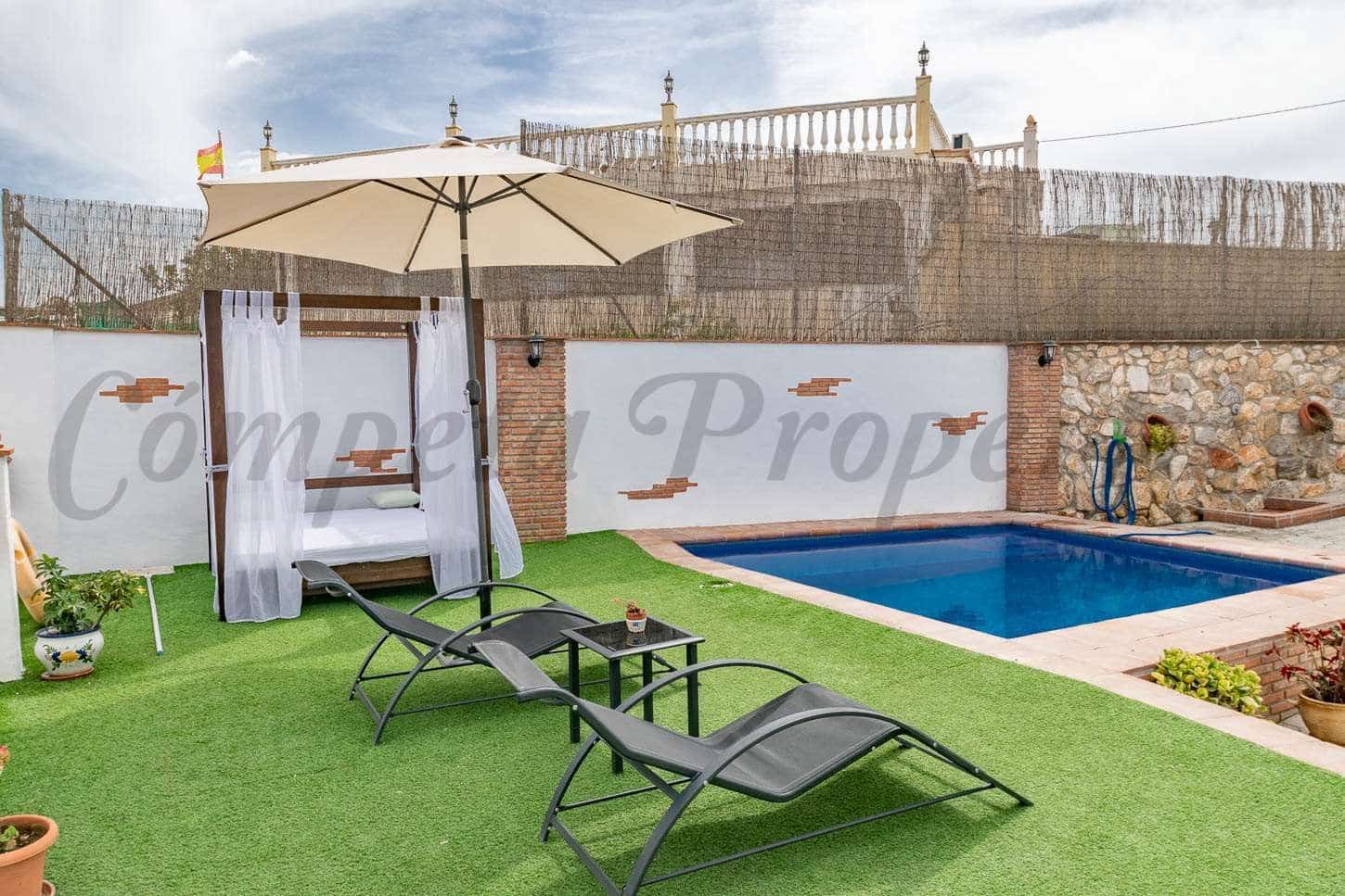 1 makuuhuone Maalaistalo lomavuokrausta paikassa Torrox mukana uima-altaan 
autotalli - 1 000 € (Ref: 10076035)