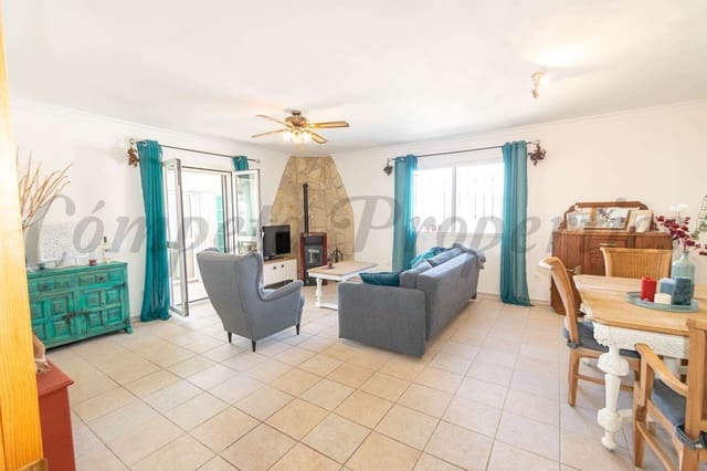 Finca/Maison de Campagne de 2 chambres de location de vacances à Torrox Pueblo, Torrox avec piscine garage - 1 300 € (Ref: 10076037)