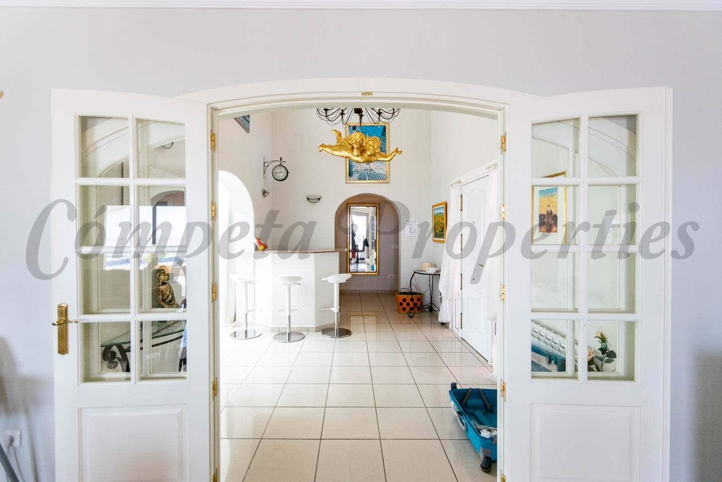 4 slaapkamer Finca/Landhuis voor vakantieverhuur in Torrox met zwembad garage - € 3.150 (Ref: 10076038)