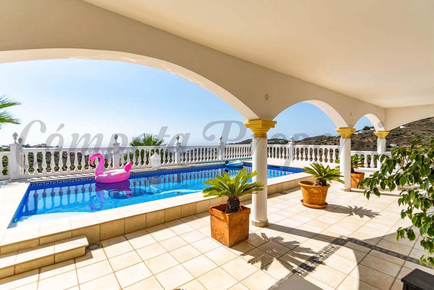 4 slaapkamer Finca/Landhuis voor vakantieverhuur in Torrox met zwembad garage - € 3.150 (Ref: 10076038)