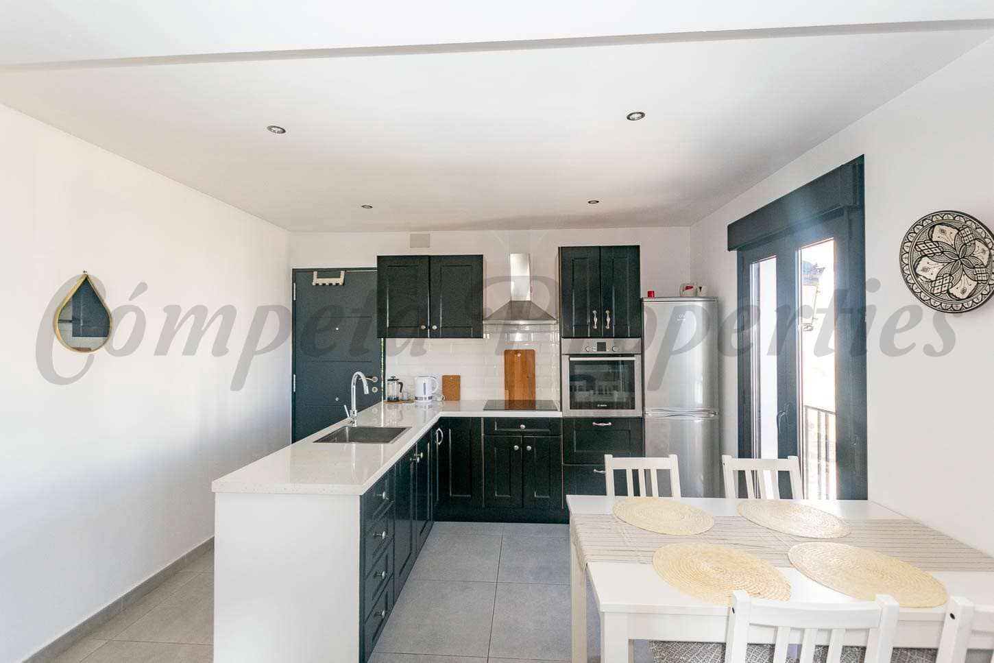 2 slaapkamer Appartement voor vakantieverhuur in Competa - € 600 (Ref: 10076039)