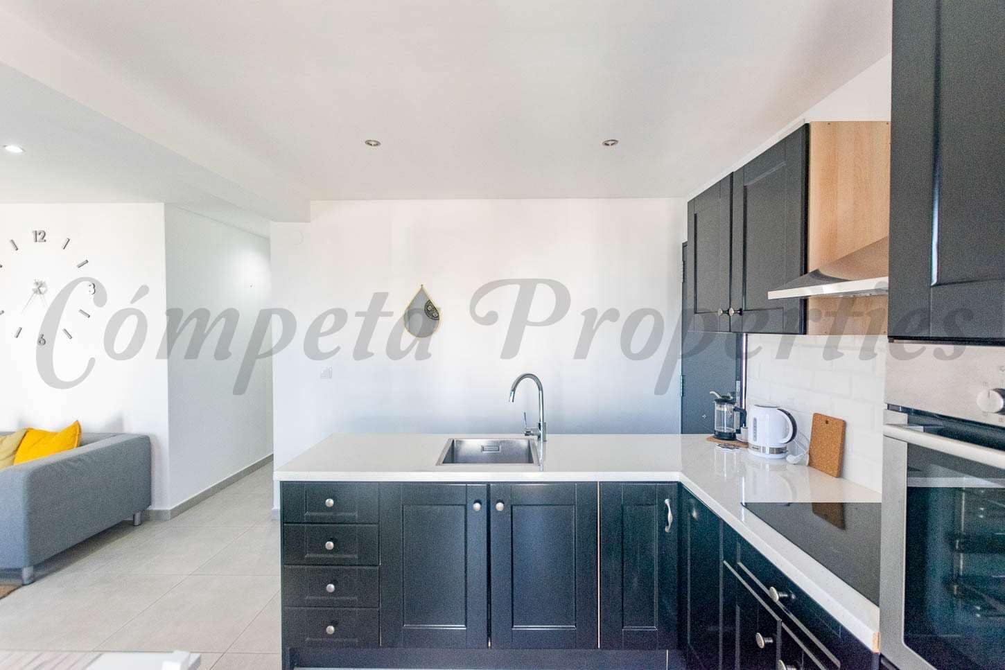 2 slaapkamer Appartement voor vakantieverhuur in Competa - € 600 (Ref: 10076039)