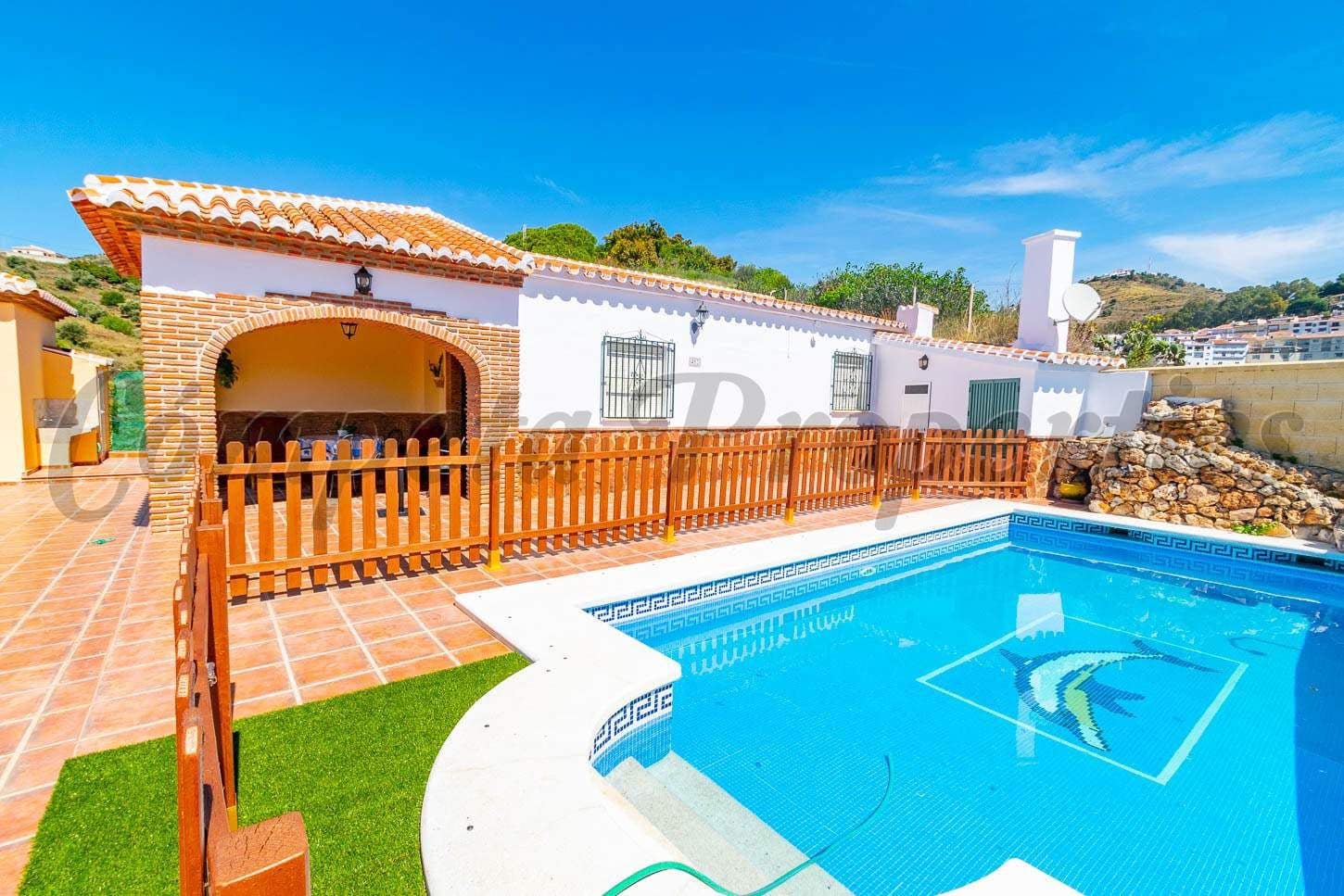   3 soveværelse   ferieFinca/Landehus i Torrox   med   swimmingpool  garage  - € 1.200 (Ref: 10076044)