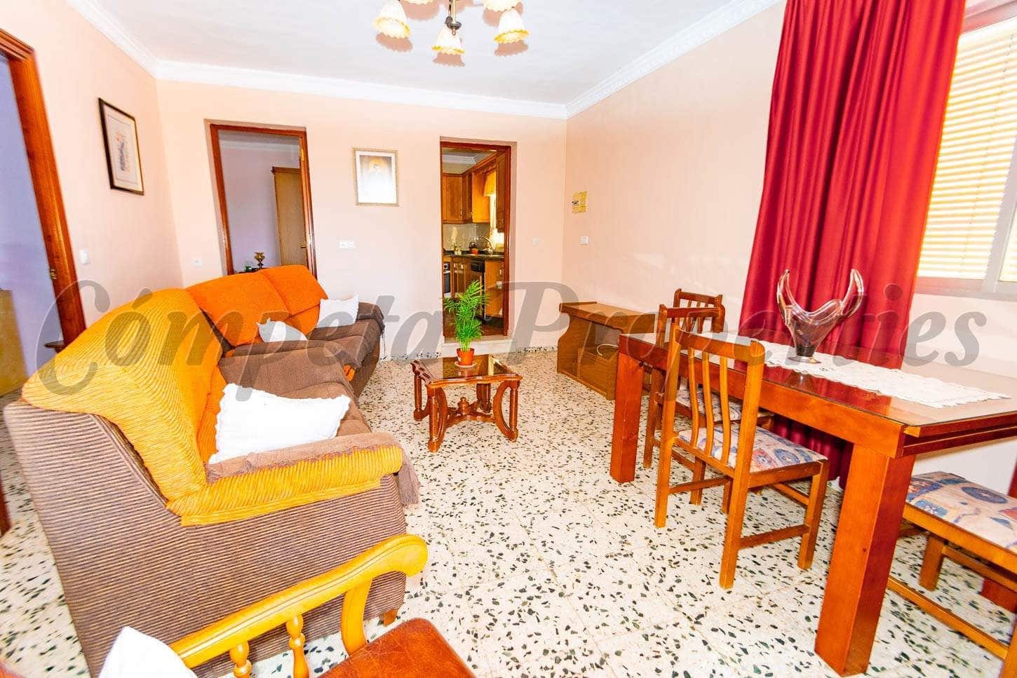   3 soveværelse   ferieFinca/Landehus i Torrox   med   swimmingpool  garage  - € 1.200 (Ref: 10076044)