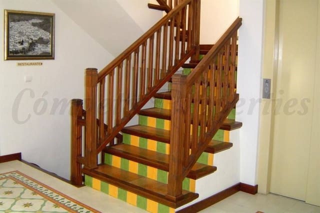 9 sypialnia Biznes na sprzedaż w Torrox Pueblo, Torrox - 825 000 € (Ref: 10076045)