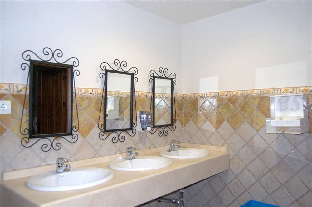 9 sypialnia Biznes na sprzedaż w Torrox - 825 000 € (Ref: 10076045)