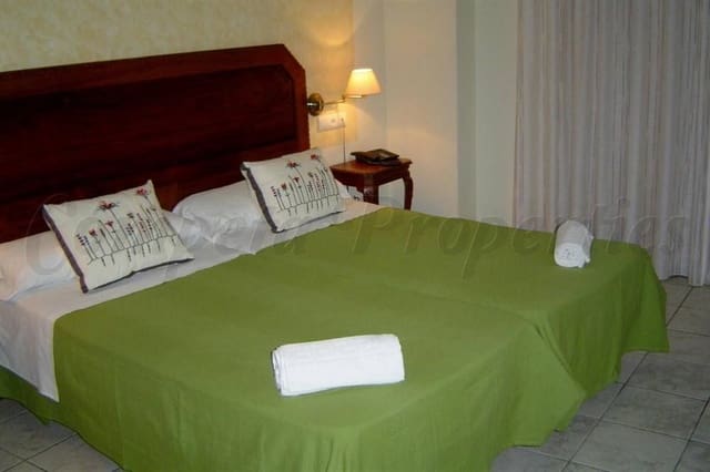 9 sypialnia Biznes na sprzedaż w Torrox Pueblo, Torrox - 825 000 € (Ref: 10076045)