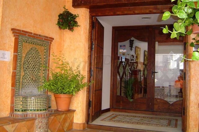 9 sypialnia Biznes na sprzedaż w Torrox Pueblo, Torrox - 825 000 € (Ref: 10076045)