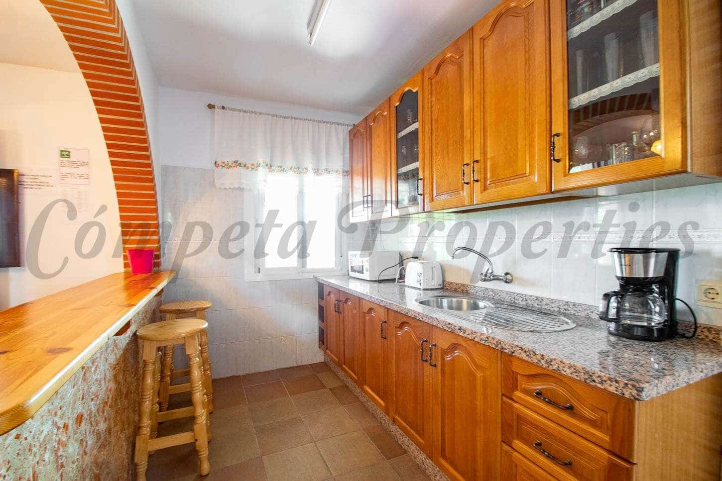   4 soveværelse   ferieFinca/Landehus i Torrox   med   swimmingpool  garage  - € 1.570 (Ref: 10076047)
