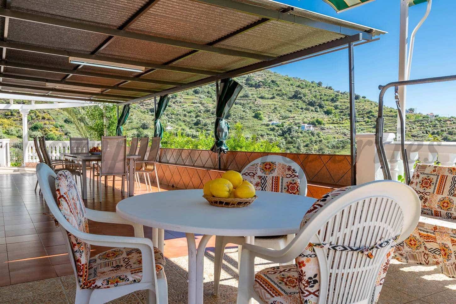   4 soveværelse   ferieFinca/Landehus i Torrox   med   swimmingpool  garage  - € 1.570 (Ref: 10076047)