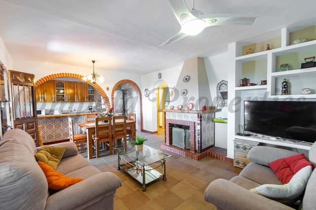 Finca/Maison de Campagne de 4 chambres de location de vacances à Torrox Pueblo, Torrox avec piscine garage - 1 570 € (Ref: 10076047)