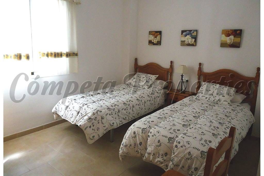 Finca/Maison de Campagne de 5 chambres de location de vacances à Torrox avec piscine garage - 1 300 € (Ref: 10076048)