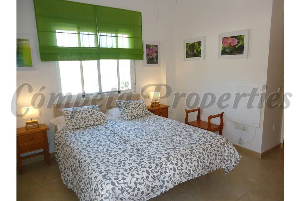 Finca/Maison de Campagne de 5 chambres de location de vacances à Torrox avec piscine garage - 1 300 € (Ref: 10076048)