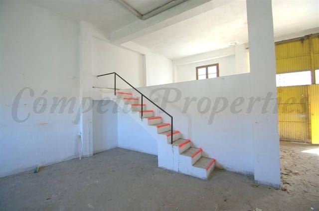 Kaupallinen myytävänä paikassa Torrox Pueblo, Torrox - 178 000 € (Ref: 10076049)