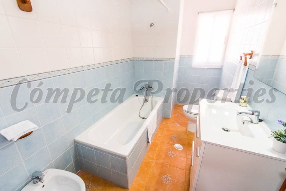 3 Zimmer Ferienfinca/landgut in Torrox mit Pool Garage - 1.595 € (Ref: 10076056)