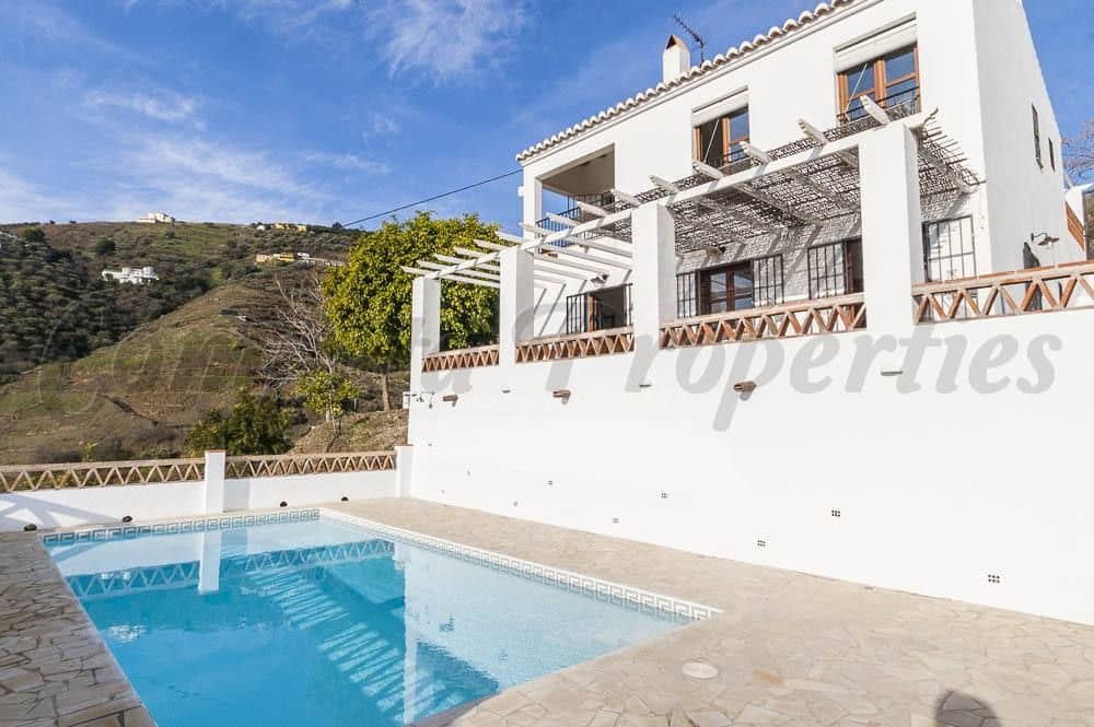 Finca/Maison de Campagne de 4 chambres de location de vacances à Torrox avec piscine garage - 1 200 € (Ref: 10076059)