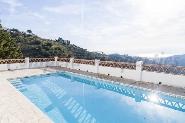 Finca/Maison de Campagne de 4 chambres de location de vacances à Torrox Pueblo, Torrox avec piscine garage - 1 200 € (Ref: 10076059)