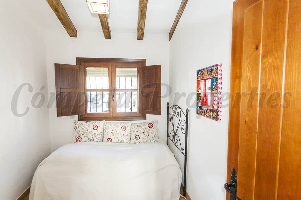Finca/Maison de Campagne de 4 chambres de location de vacances à Torrox avec piscine garage - 1 200 € (Ref: 10076059)
