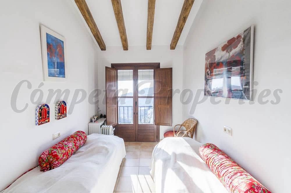 Finca/Maison de Campagne de 4 chambres de location de vacances à Torrox avec piscine garage - 1 200 € (Ref: 10076059)