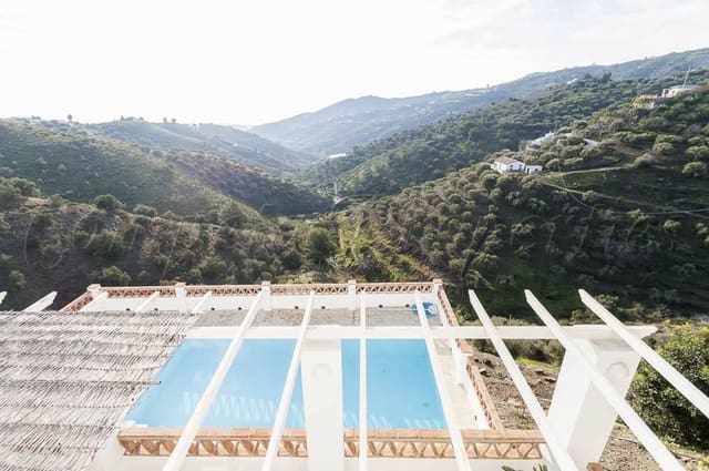 Finca/Maison de Campagne de 4 chambres de location de vacances à Torrox Pueblo, Torrox avec piscine garage - 1 200 € (Ref: 10076059)