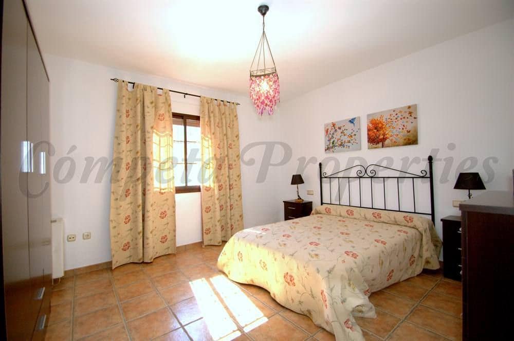 4 Zimmer Ferienfinca/landgut in Torrox mit Pool Garage - 1.600 € (Ref: 10076060)