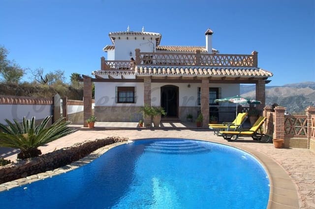 Finca/Maison de Campagne de 4 chambres de location de vacances à Torrox Pueblo, Torrox avec piscine garage - 1 600 € (Ref: 10076060)