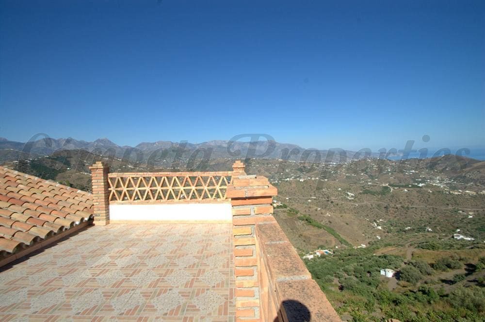 4 Zimmer Ferienfinca/landgut in Torrox mit Pool Garage - 1.600 € (Ref: 10076060)