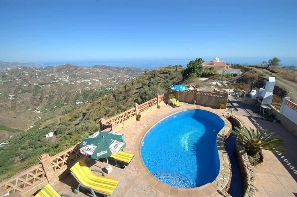 4 Zimmer Ferienfinca/landgut in Torrox mit Pool Garage - 1.600 € (Ref: 10076060)