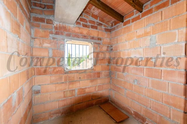 2 slaapkamer Finca/Landhuis te koop in Archez met zwembad garage - € 180.000 (Ref: 10076063)