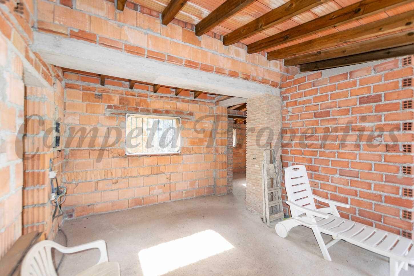 2 slaapkamer Finca/Landhuis te koop in Archez met zwembad garage - € 180.000 (Ref: 10076063)