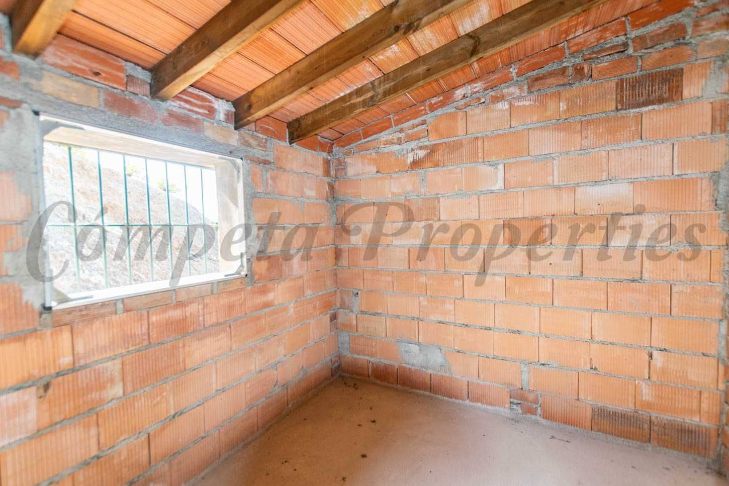 2 slaapkamer Finca/Landhuis te koop in Archez met zwembad garage - € 180.000 (Ref: 10076063)