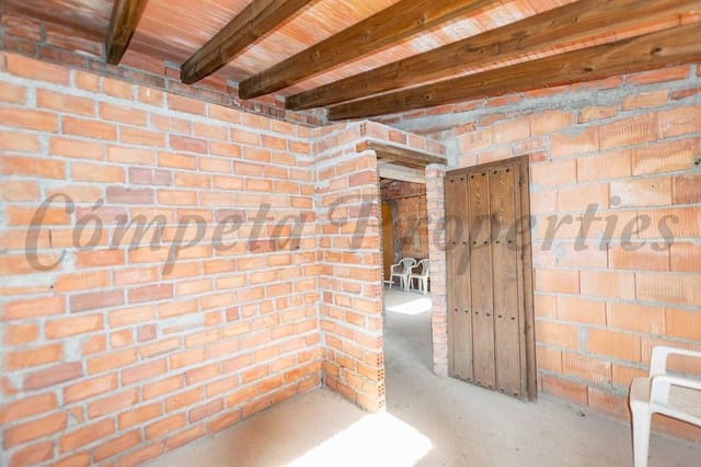 2 slaapkamer Finca/Landhuis te koop in Archez met zwembad garage - € 180.000 (Ref: 10076063)