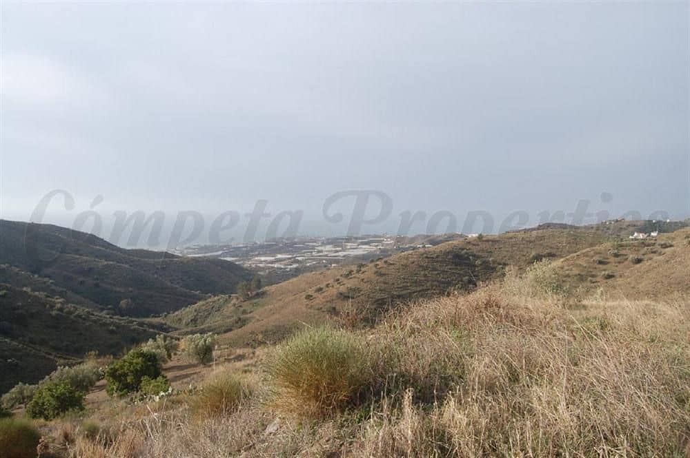 Grunde uden byggetilladelser til salg i Sayalonga - € 84.000 (Ref: 10076066)