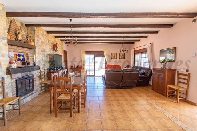 4 chambre Finca/Maison de Campagne à vendre à Archez avec piscine garage - 480 000 € (Ref: 10076069)