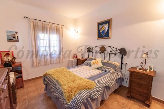4 chambre Finca/Maison de Campagne à vendre à Archez avec piscine garage - 480 000 € (Ref: 10076069)