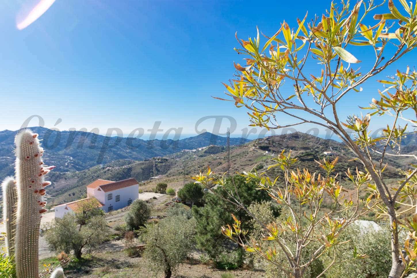 4 chambre Finca/Maison de Campagne à vendre à Archez avec piscine garage - 480 000 € (Ref: 10076069)