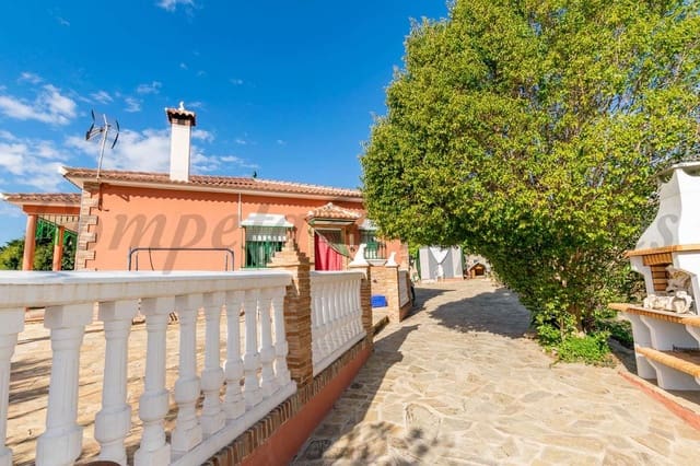 4 bedroom Finca/Country House for sale in Venta Baja, Alcaucín - € 395,000 (Ref: 10076074)