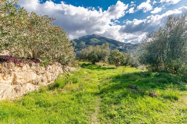 4 bedroom Finca/Country House for sale in Venta Baja, Alcaucín - € 395,000 (Ref: 10076074)