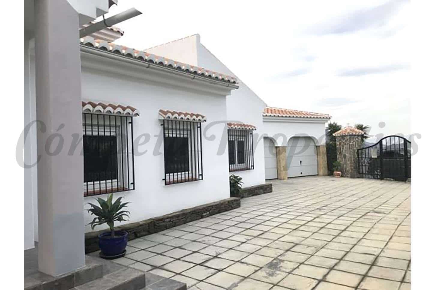 Finca/Casa Rural de 4 habitaciones en Sayalonga en venta con piscina garaje - 1.350.000 € (Ref: 10076075)