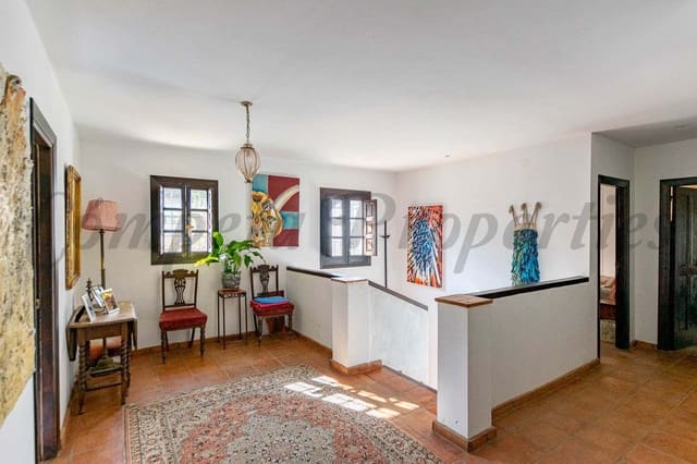 7 chambre Finca/Maison de Campagne à vendre à Torrox Pueblo, Torrox avec piscine - 880 000 € (Ref: 10076078)