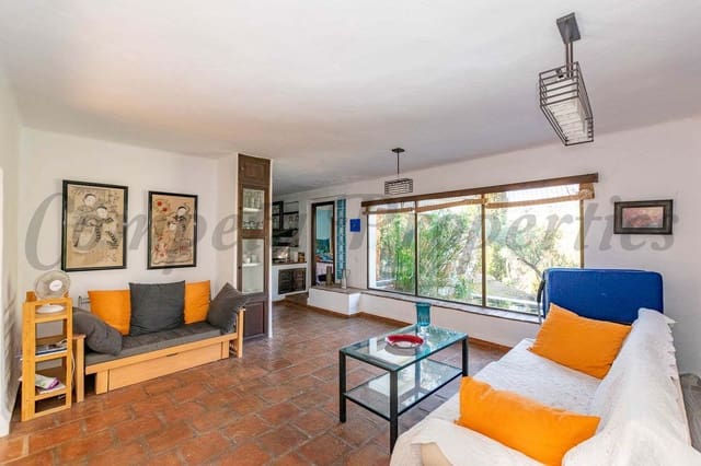 7 chambre Finca/Maison de Campagne à vendre à Torrox Pueblo, Torrox avec piscine - 880 000 € (Ref: 10076078)
