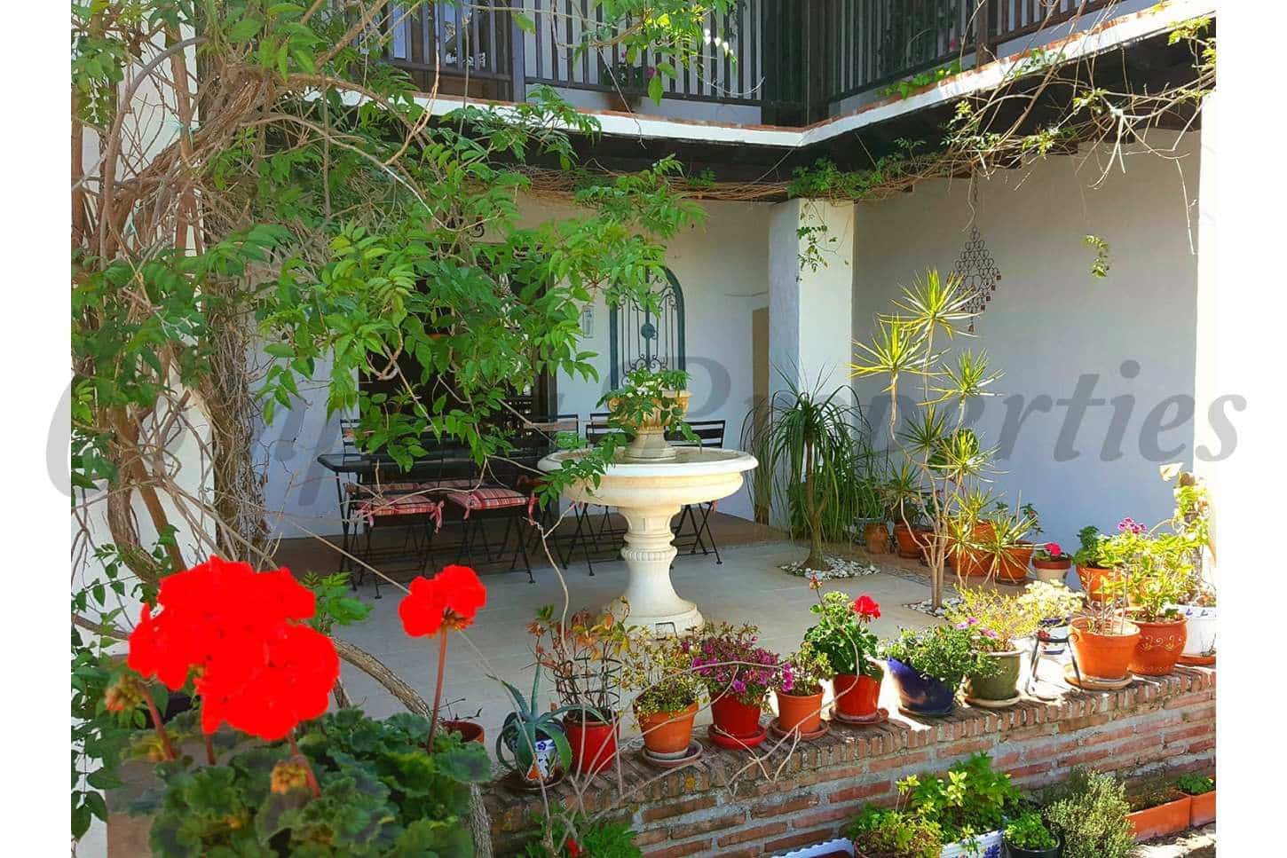 7 chambre Finca/Maison de Campagne à vendre à Torrox avec piscine - 880 000 € (Ref: 10076078)