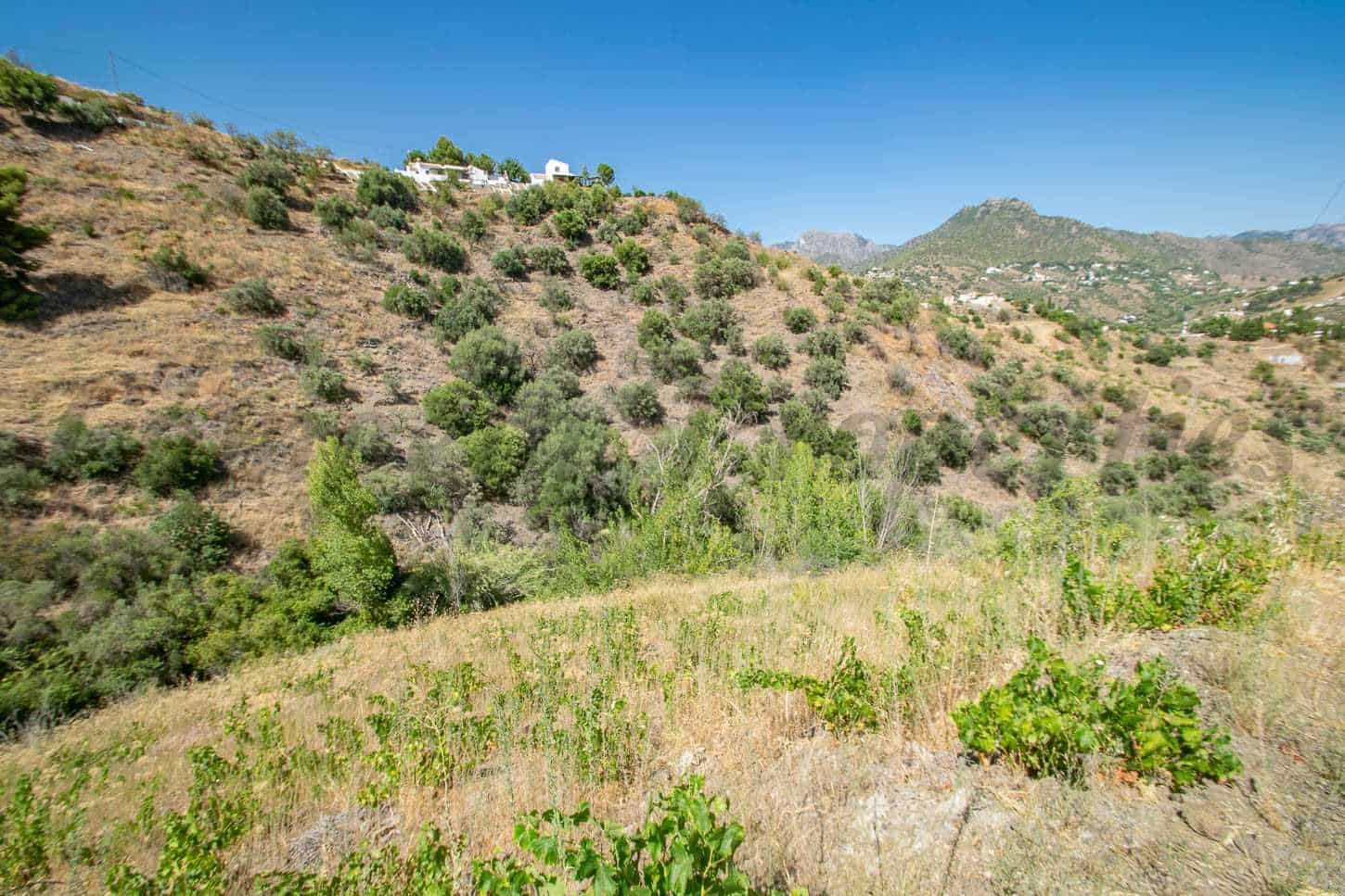 Grunde uden byggetilladelser til salg i Torrox - € 97.500 (Ref: 10076094)