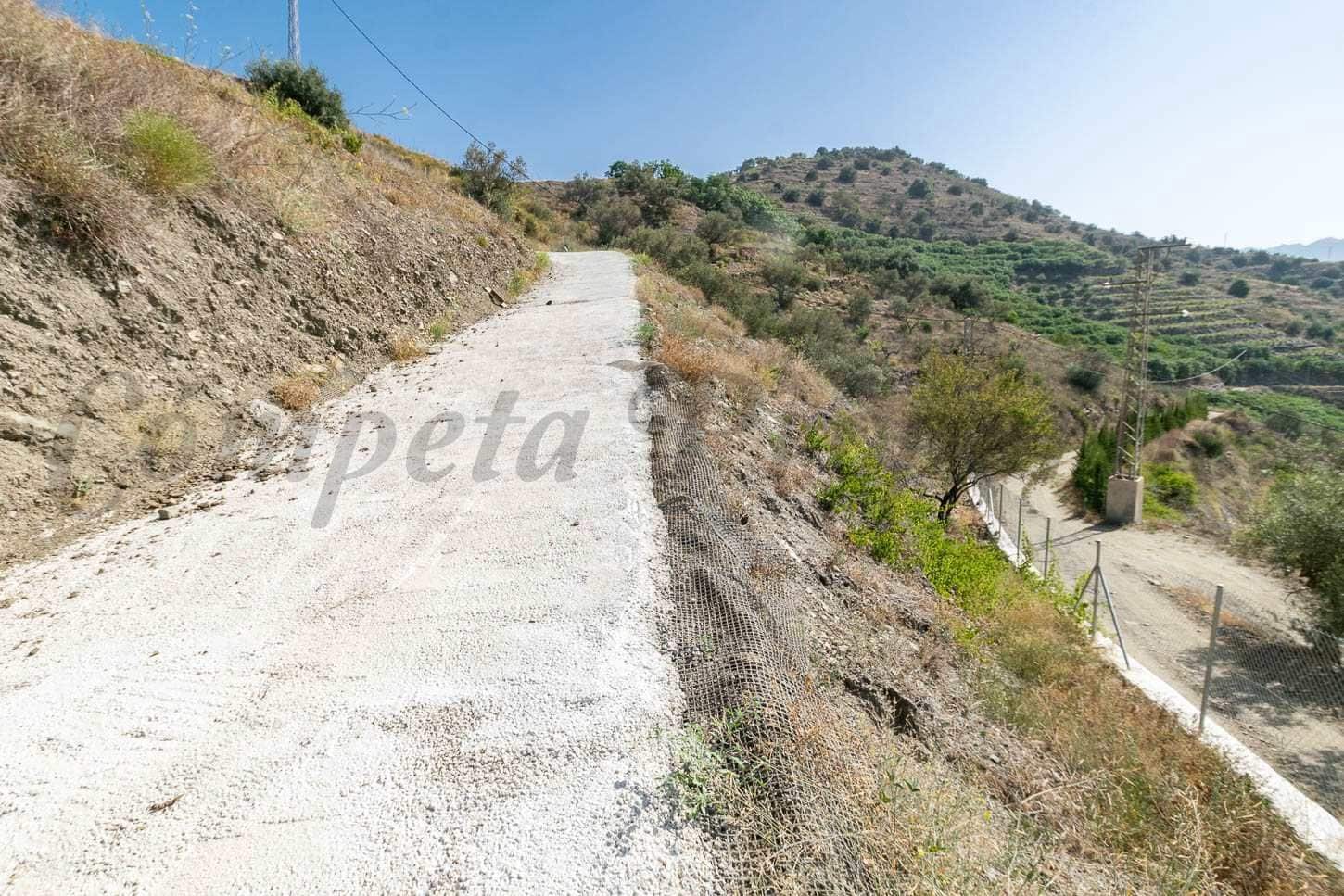 Grunde uden byggetilladelser til salg i Torrox - € 88.000 (Ref: 10076103)