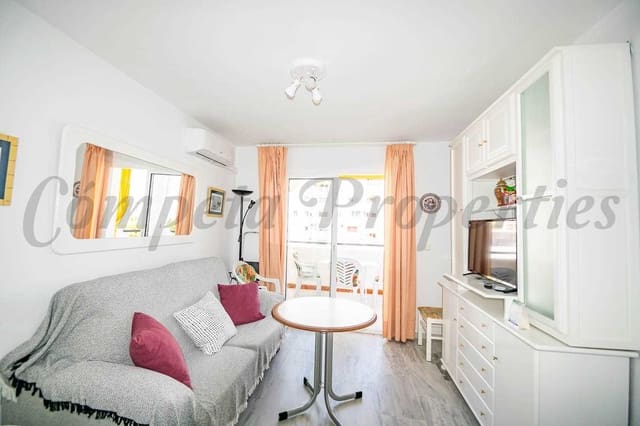 1 makuuhuone Huoneisto lomavuokrausta paikassa Laguna Beach, Torrox mukana uima-altaan - 780 € (Ref: 10076104)