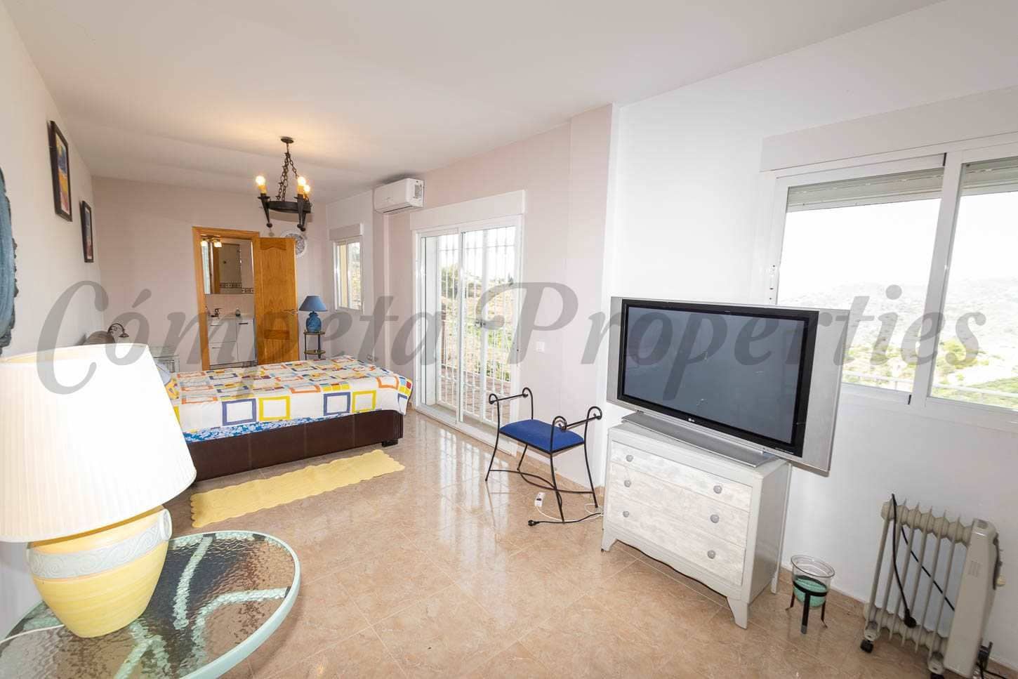4 camera da letto Finca/Casa di Campagna in vendita in Torrox con piscina garage - 425.000 € (Rif: 10076112)