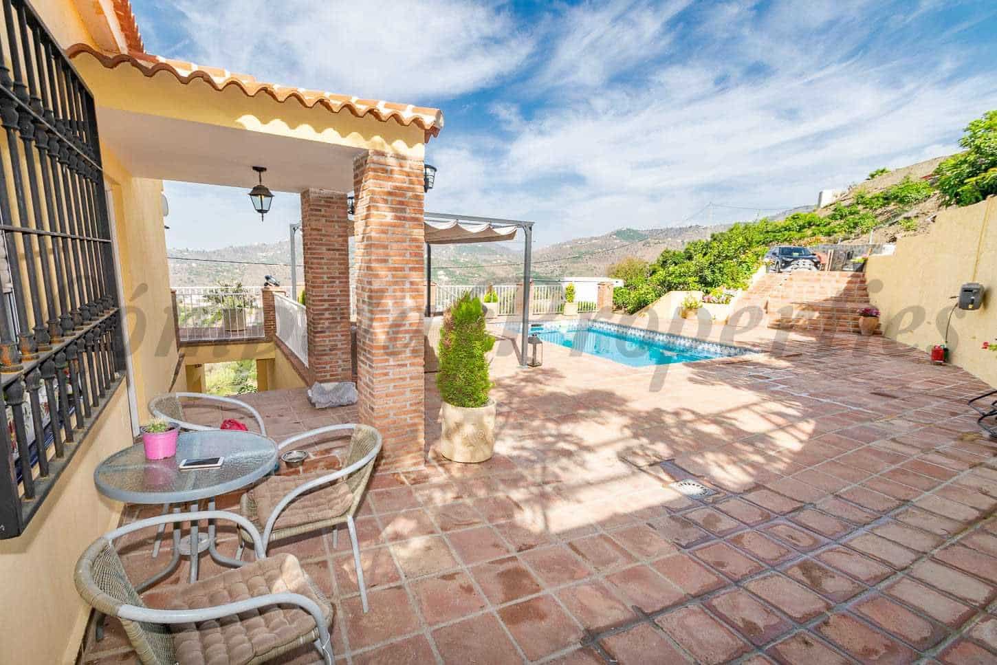 4 camera da letto Finca/Casa di Campagna in vendita in Torrox con piscina garage - 425.000 € (Rif: 10076112)
