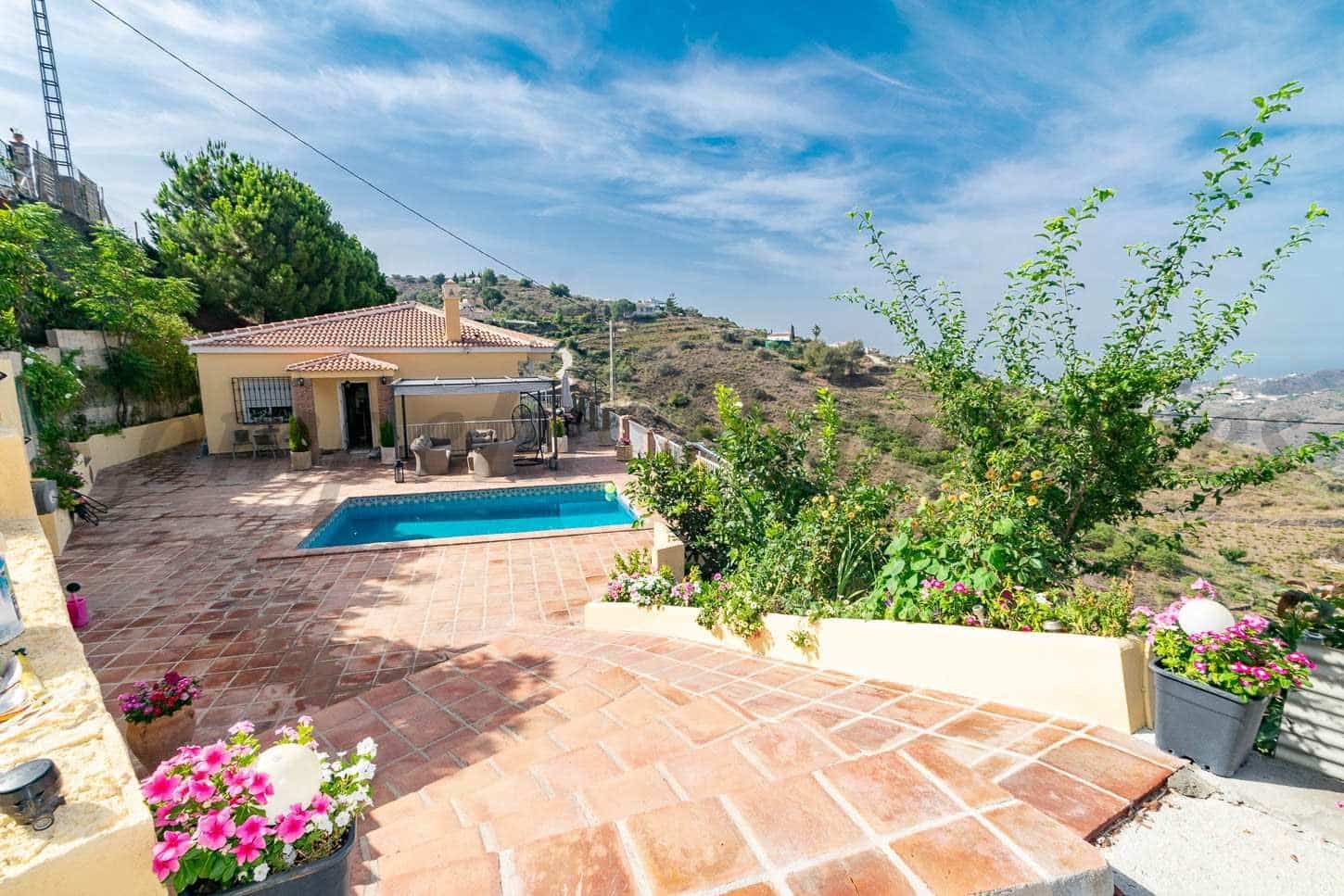 4 camera da letto Finca/Casa di Campagna in vendita in Torrox con piscina garage - 425.000 € (Rif: 10076112)
