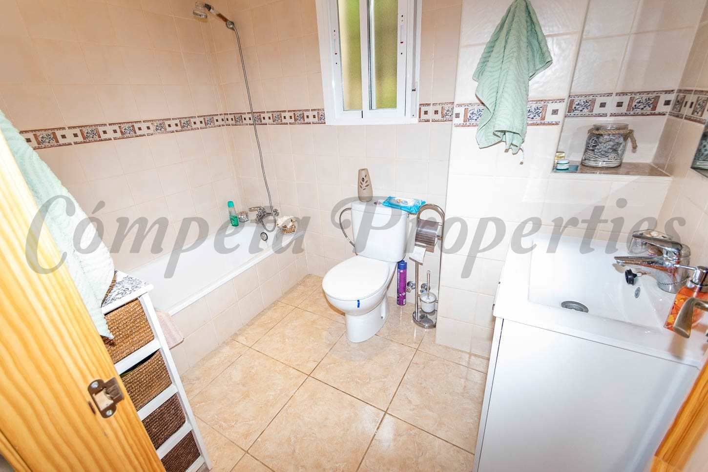 4 camera da letto Finca/Casa di Campagna in vendita in Torrox con piscina garage - 425.000 € (Rif: 10076112)